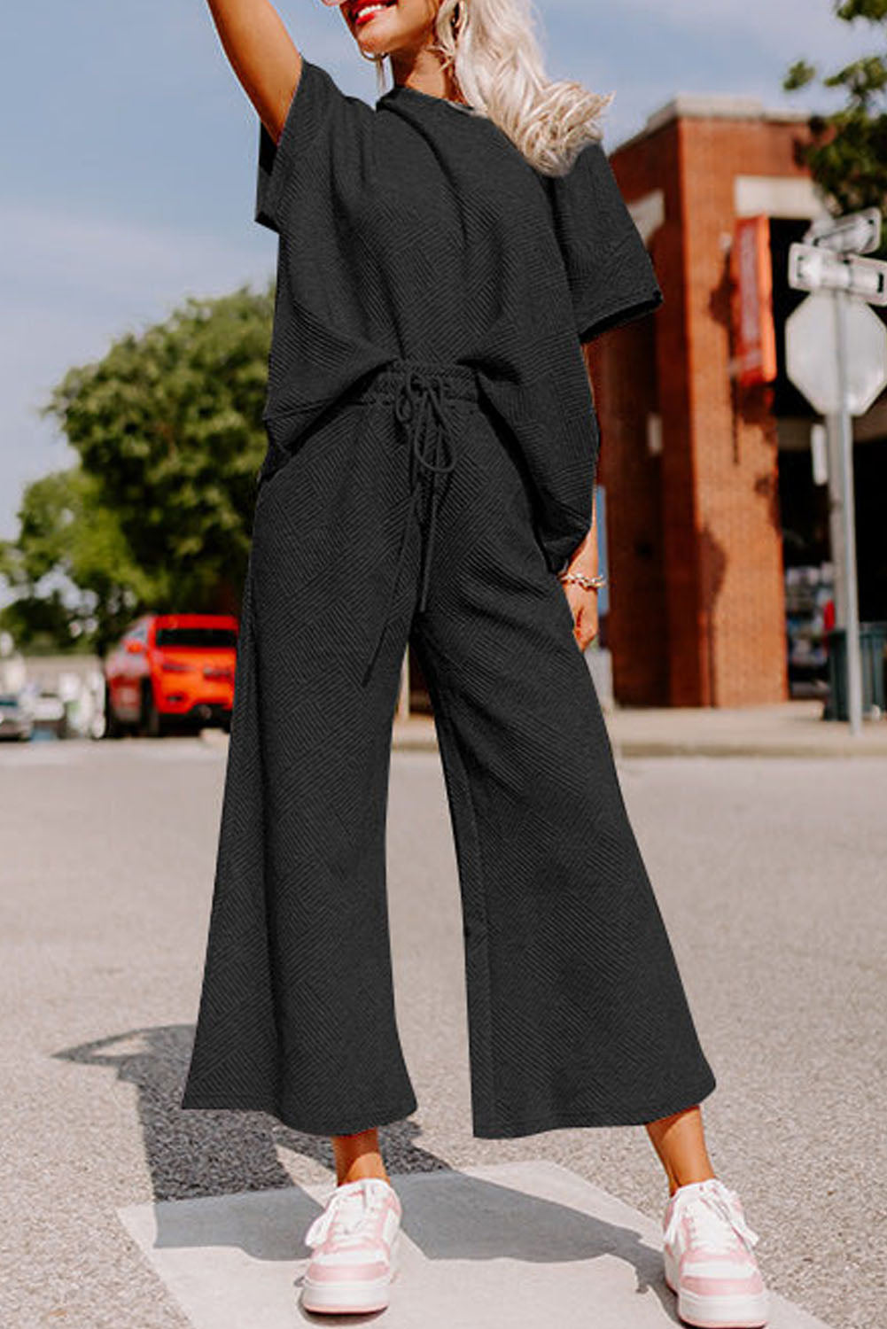 Black Textured Loose Fit T Shirt and Drawstring Pants Set - Ballimart