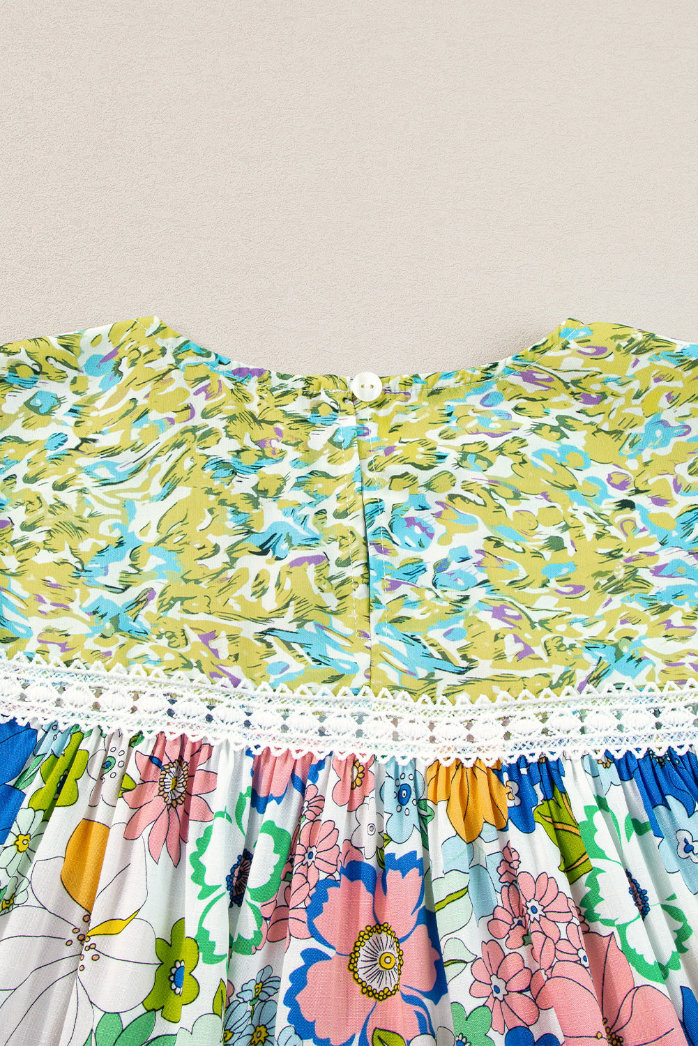 Green Bubble Sleeve Lace Trim Floral Mixed Print Blouse - Ballimart