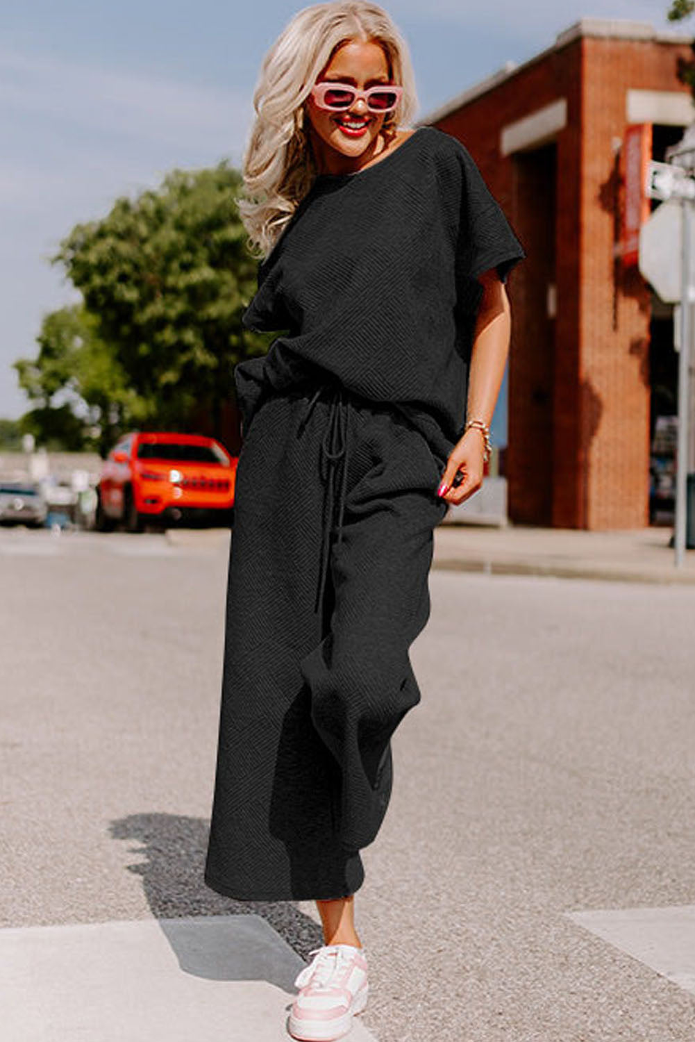 Black Textured Loose Fit T Shirt and Drawstring Pants Set - Ballimart