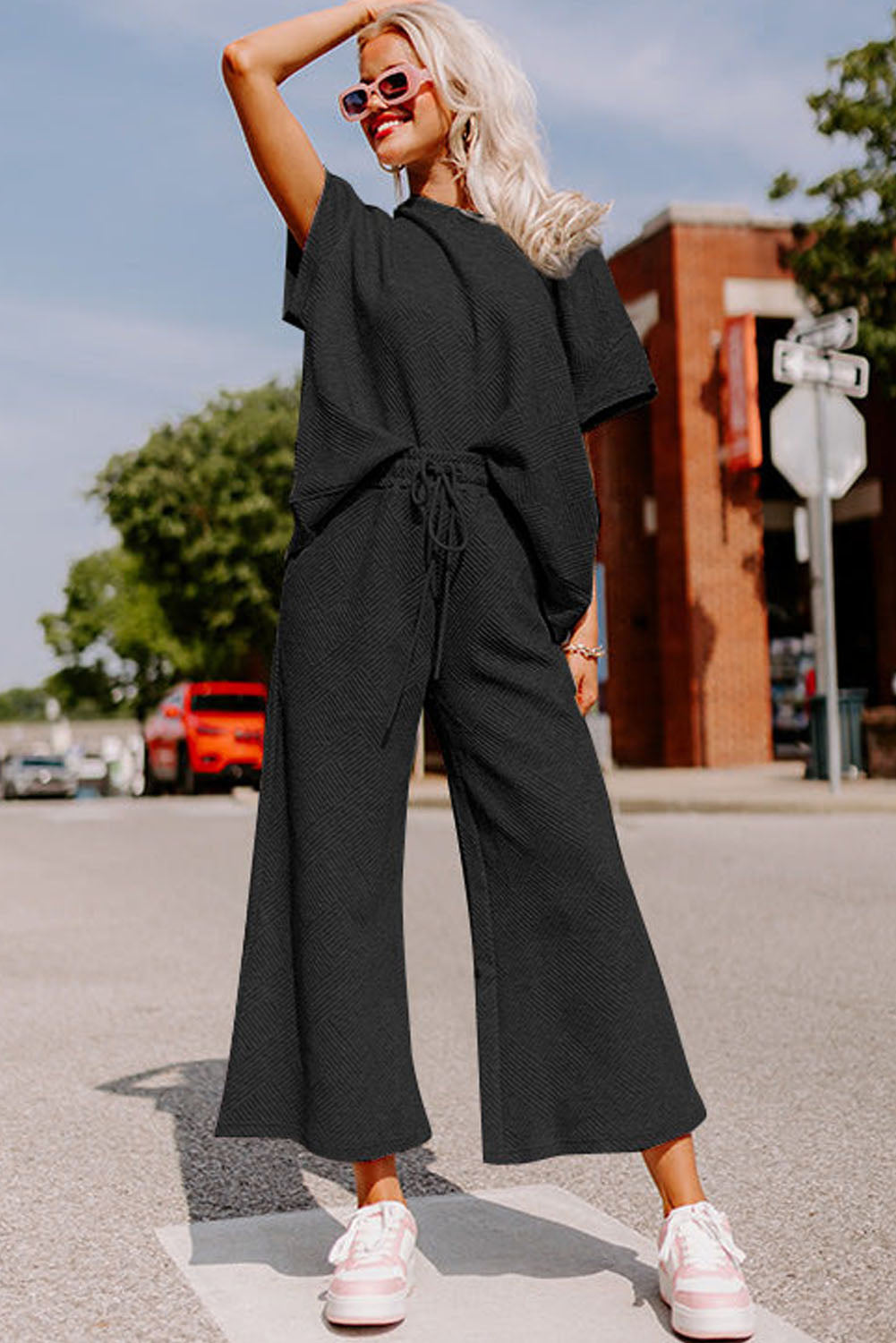 Black Textured Loose Fit T Shirt and Drawstring Pants Set - Ballimart